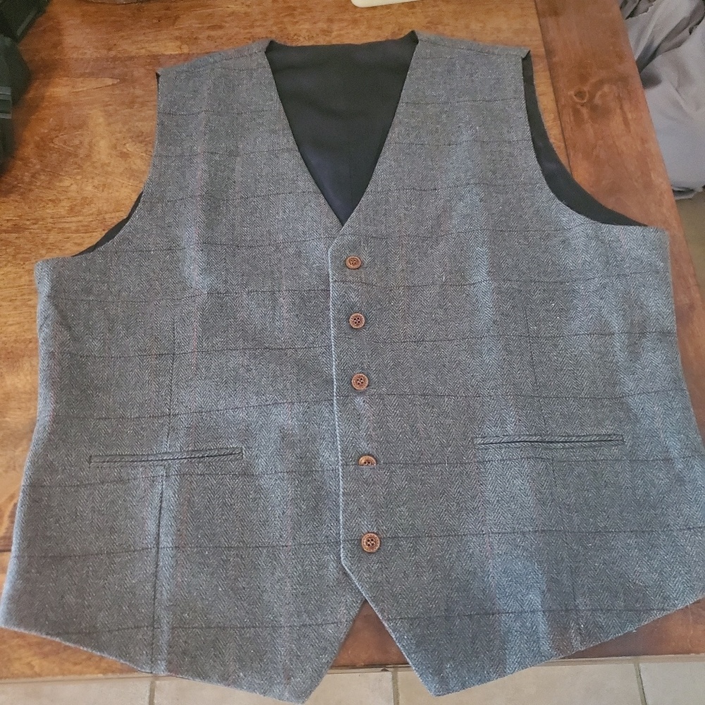 Men's tween herringbone vest